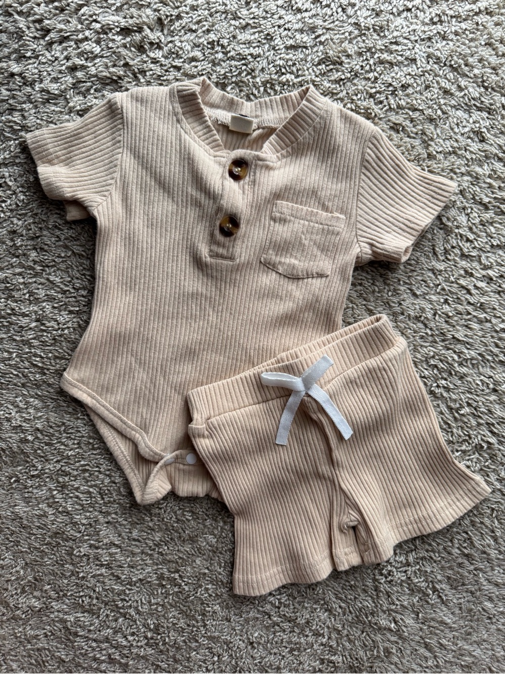 TL Baby Boys Beige Ribbed Bodysuit & Shorts Set Size 6-9 Months